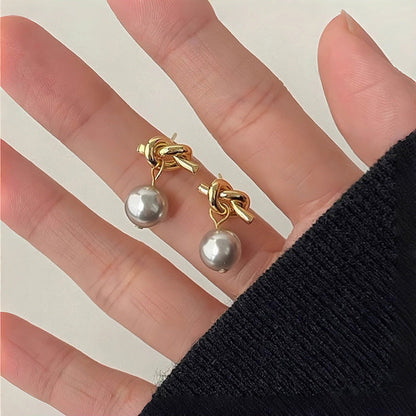 Beautiful Pearl Earring with Unique Style