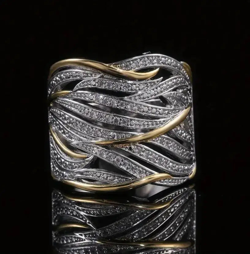Classic Gold Bracelet with Timeless Appeal