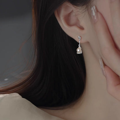 Romantic Pearl Earring for Special Moments