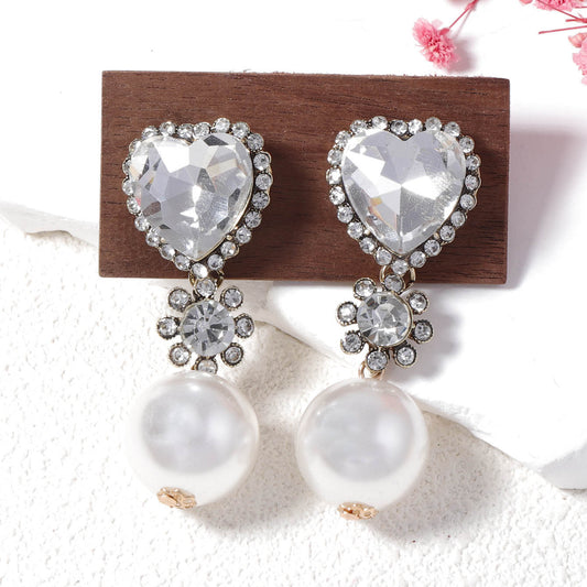 Charming Pearl Earring for Any Occasion