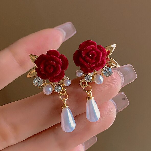 Stunning Pearl Earring for Daily Wear