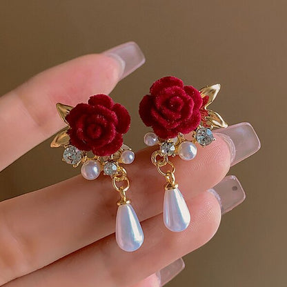 Stunning Pearl Earring for Daily Wear