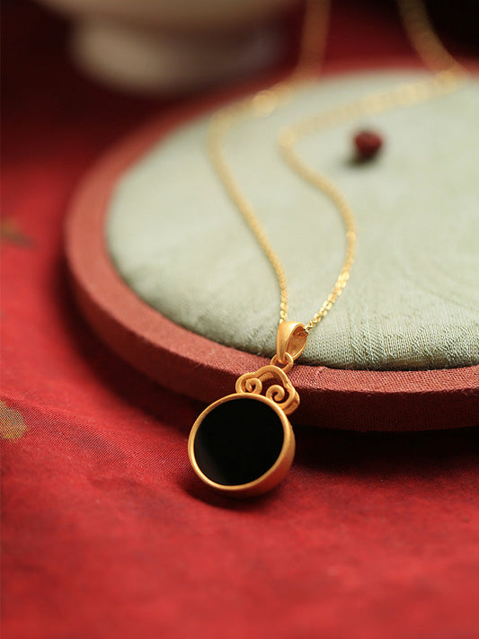Classic Gold Necklace with Timeless Appeal
