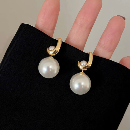 Charming Pearl Earring for Any Occasion