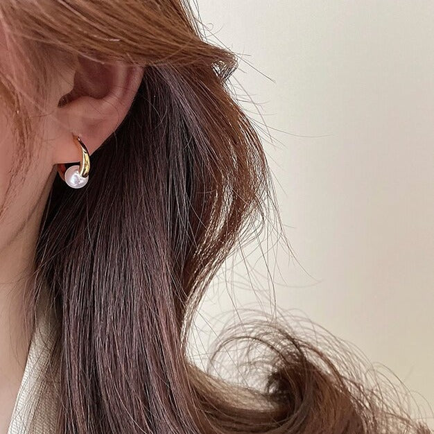 Romantic Pearl Earring for Special Moments