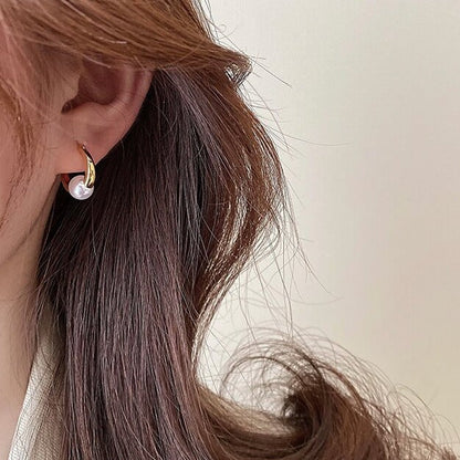 Romantic Pearl Earring for Special Moments