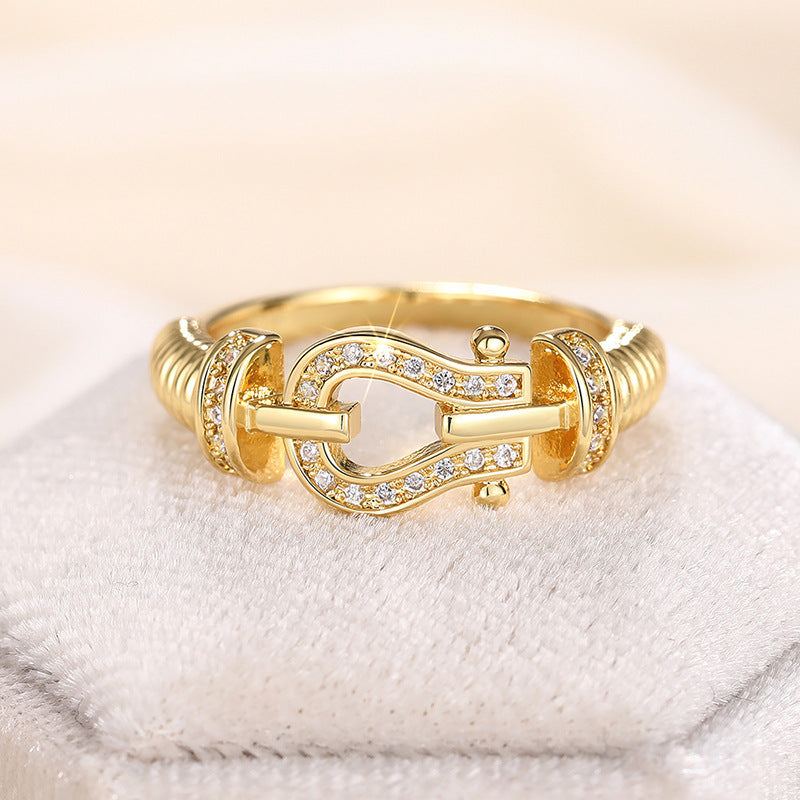 Classic Gold Ring with Timeless Appeal