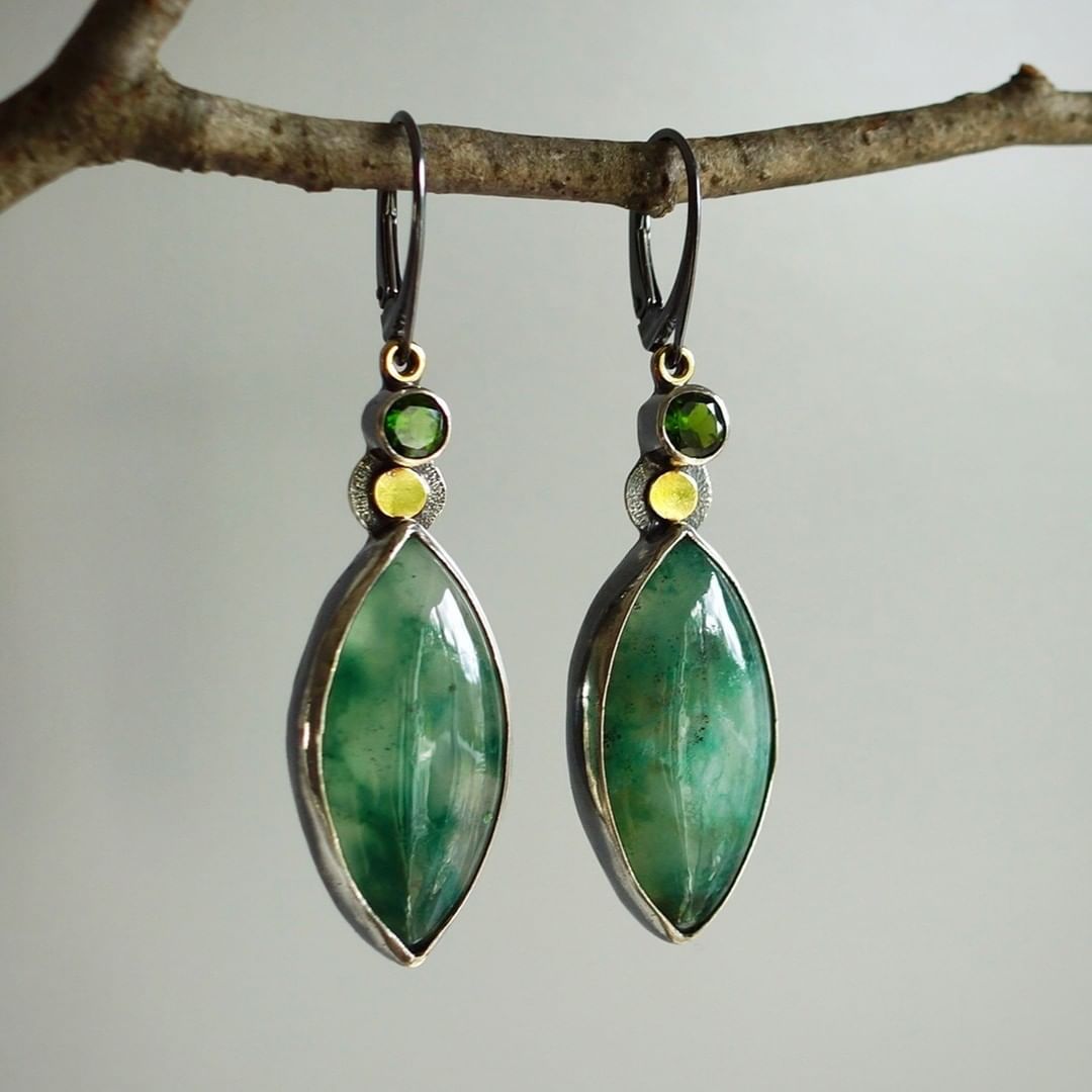 Beautiful Gold Earring with Unique Style