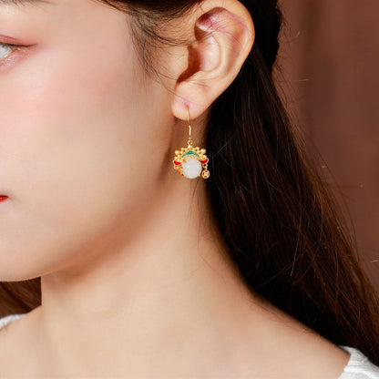 Charming Gold Earring for Any Occasion