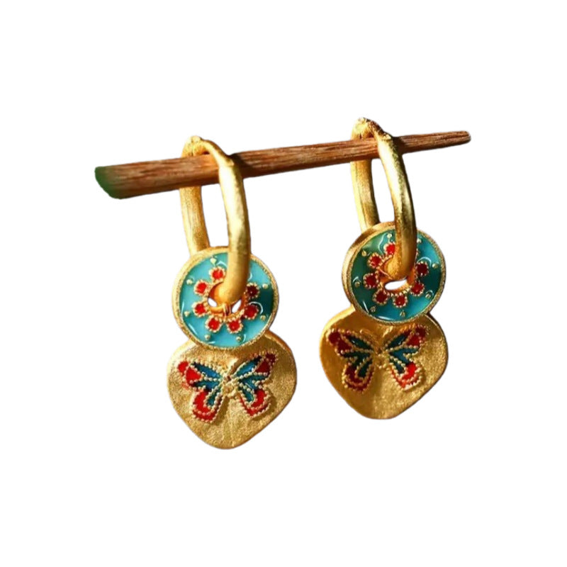 Charming Earring for Any Occasion