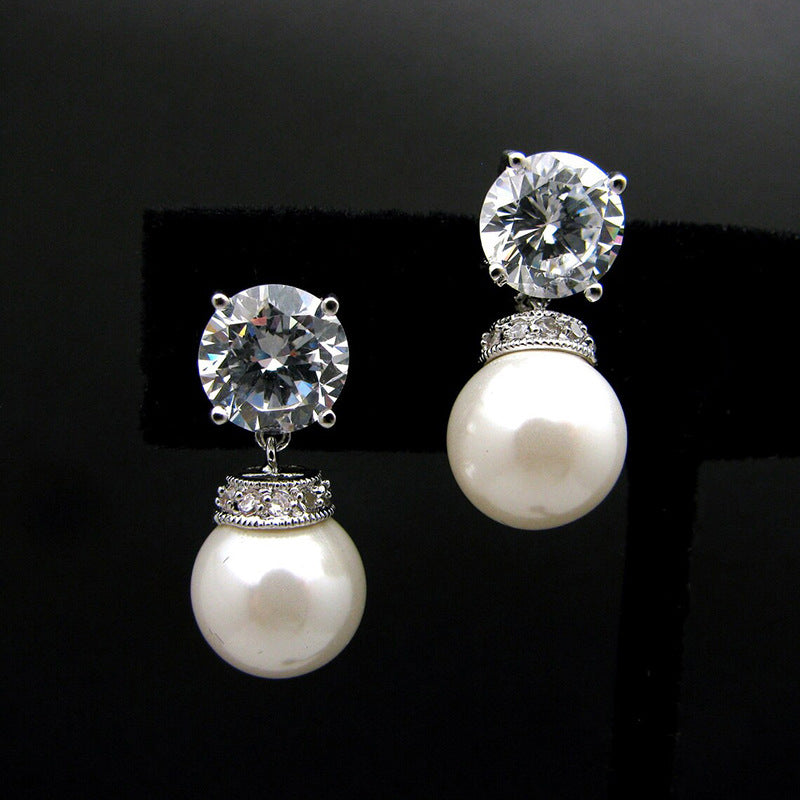 Charming Pearl Earring for Any Occasion