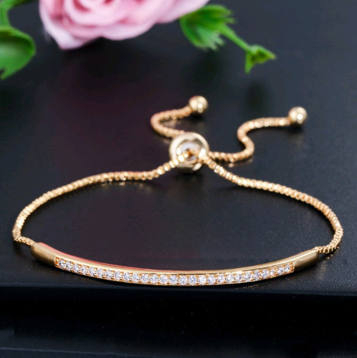 Romantic Gold Bracelet for Special Moments