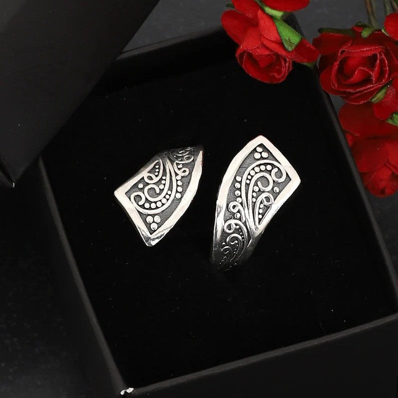 Romantic Silver Ring for Special Moments