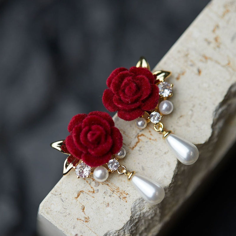 Stunning Pearl Earring for Daily Wear