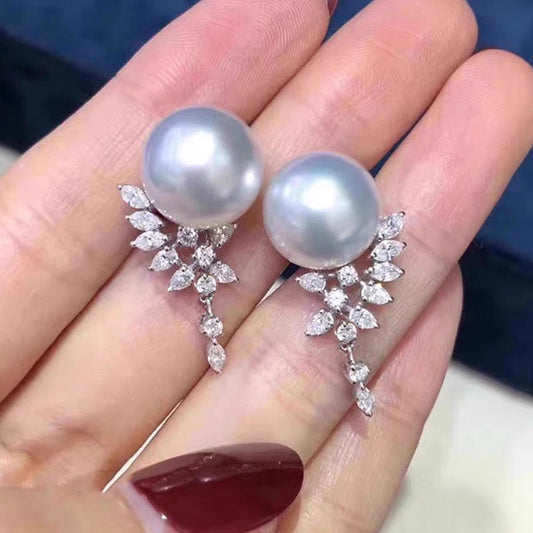 Beautiful Pearl Earring with Unique Style