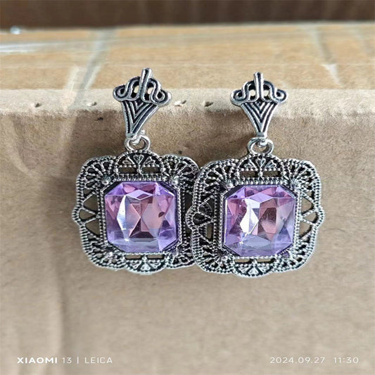 Charming Earring for Any Occasion