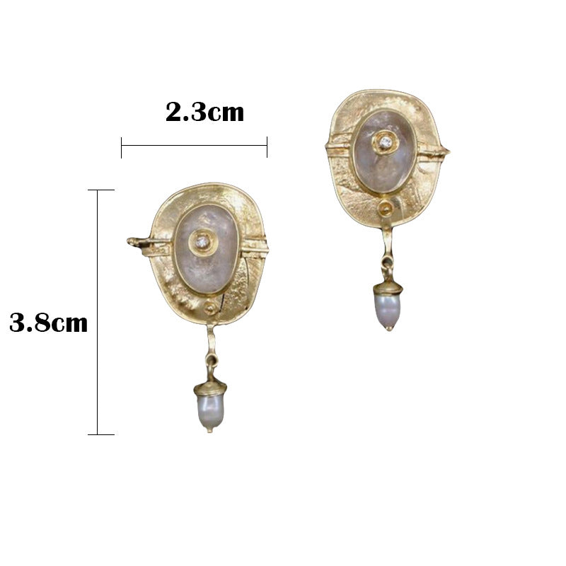 Beautiful Gold Earring with Unique Style