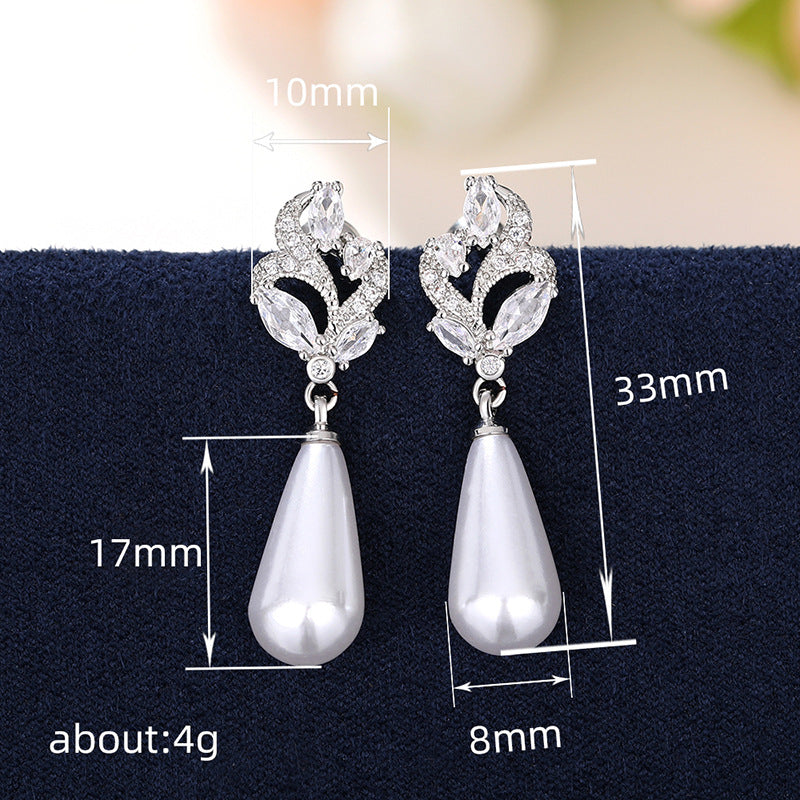 Classic Pearl Earring with Timeless Appeal
