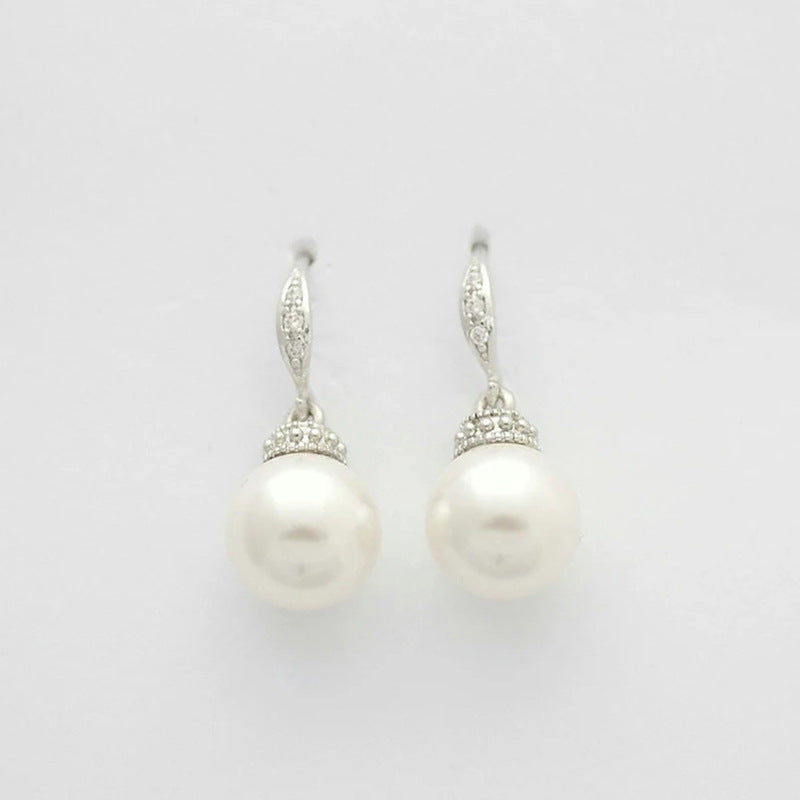 Charming Pearl Earring for Any Occasion
