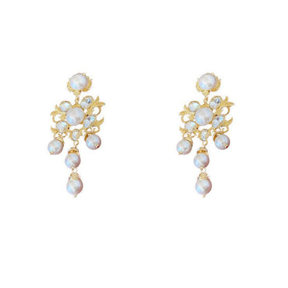Beautiful Pearl Earring with Unique Style