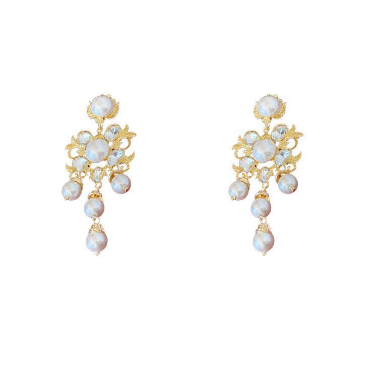 Beautiful Pearl Earring with Unique Style