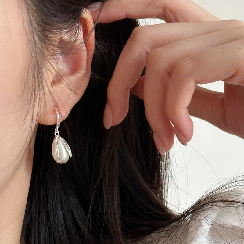 Romantic Pearl Earring for Special Moments