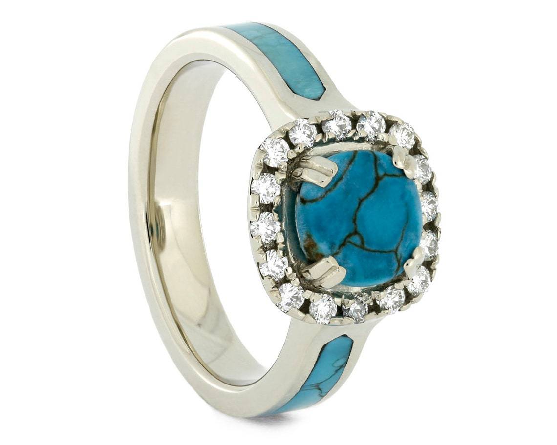 Classic Silver Ring with Timeless Appeal