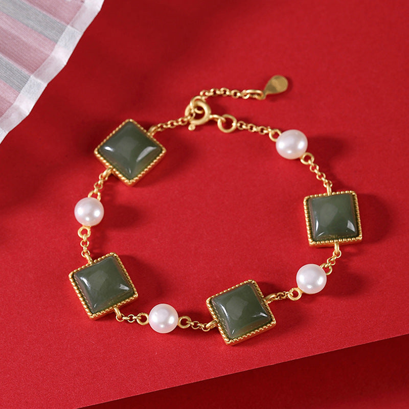 Charming Gold Bracelet for Any Occasion