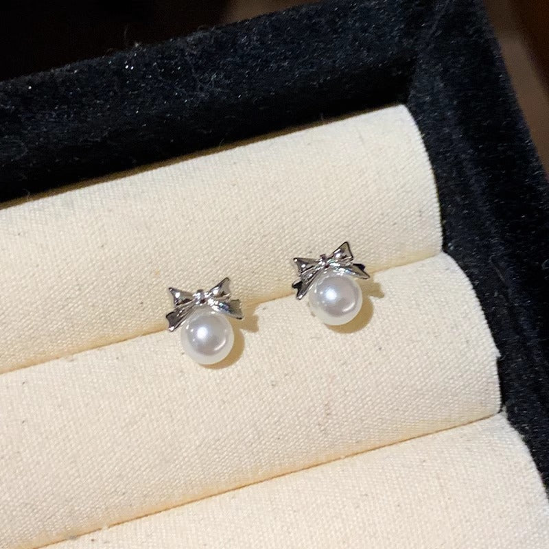 Classic Pearl Earring with Timeless Appeal