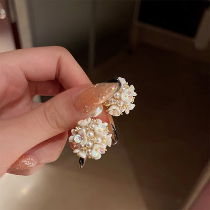 Classic Pearl Earring with Timeless Appeal