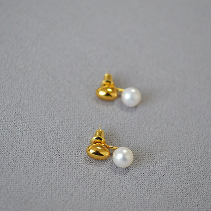 Beautiful Gold Earring with Unique Style