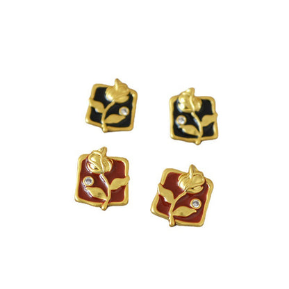 Charming Gold Earring for Any Occasion