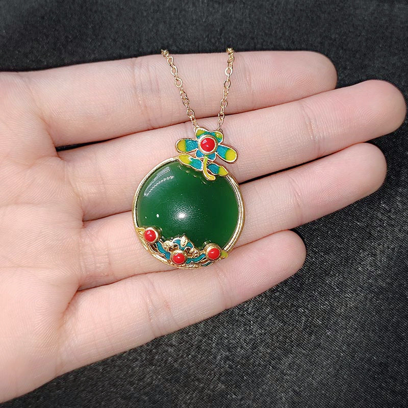 Beautiful Gold Necklace with Unique Style