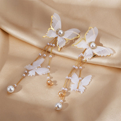 Beautiful Pearl Earring with Unique Style