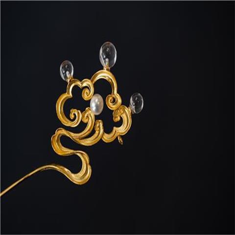 Classic Gold Piece with Timeless Appeal