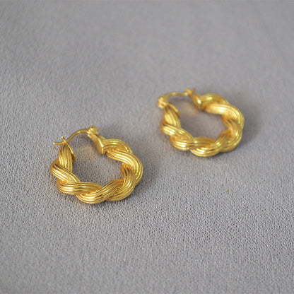 Charming Earring for Any Occasion