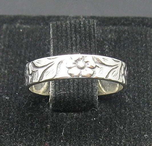 Stunning Silver Ring for Daily Wear