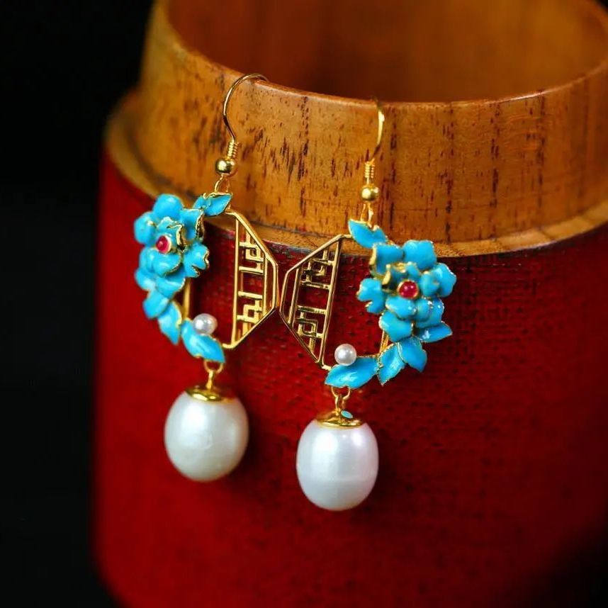 Delicate Artisan Silver Earring