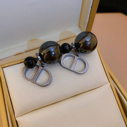 Charming Pearl Earring for Any Occasion