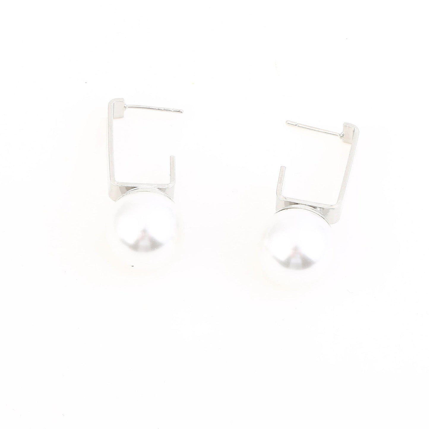Romantic Pearl Earring for Special Moments