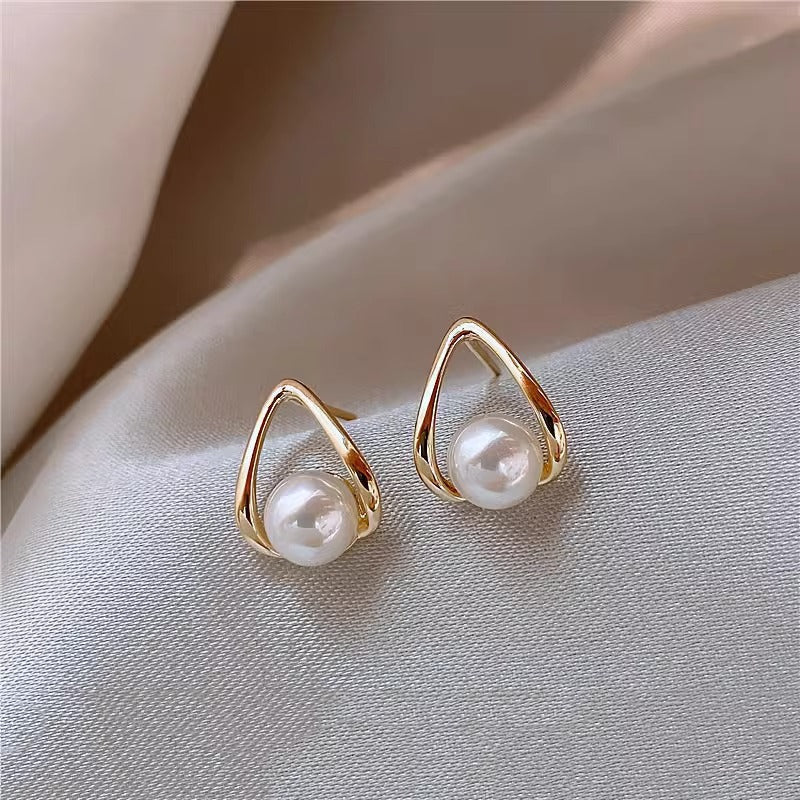 Romantic Pearl Earring for Special Moments
