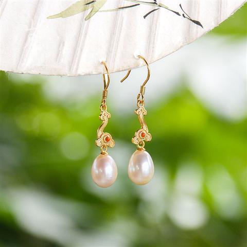 Beautiful Silver Earring with Unique Style