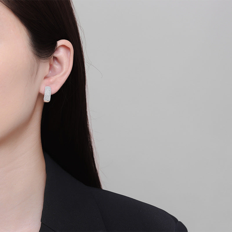 Beautiful Gold Earring with Unique Style