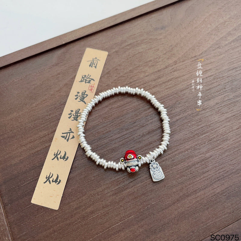 Charming Silver Bracelet for Any Occasion