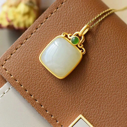 Stunning Necklace for Daily Wear