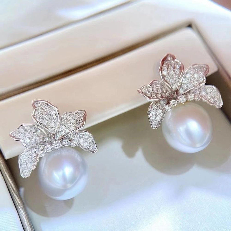 Classic Pearl Earring with Timeless Appeal
