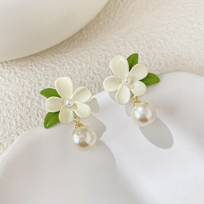 Elegant Pearl Earring for Every Occasion