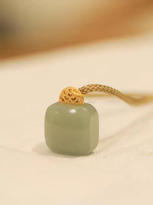 Charming Gold Necklace for Any Occasion