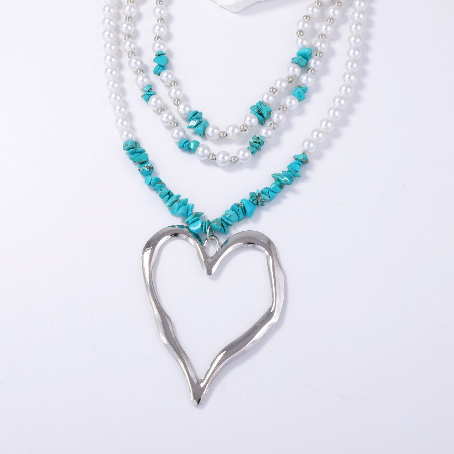 Beautiful Pearl Necklace with Unique Style