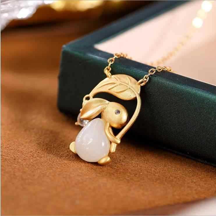 Beautiful Gold Set with Unique Style